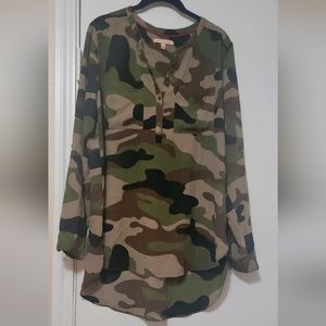 GIBSON LATIMER CAMOUFLAGE LONG SLEEVE TUNIC BLOUSE